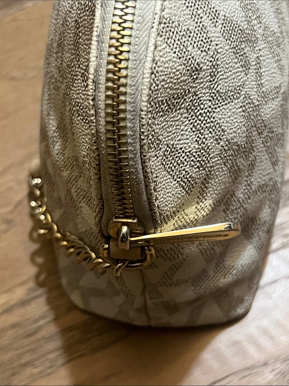 Michael Kors Jet Set Crossbody Bag Beige MK Logo Small Chain Strap